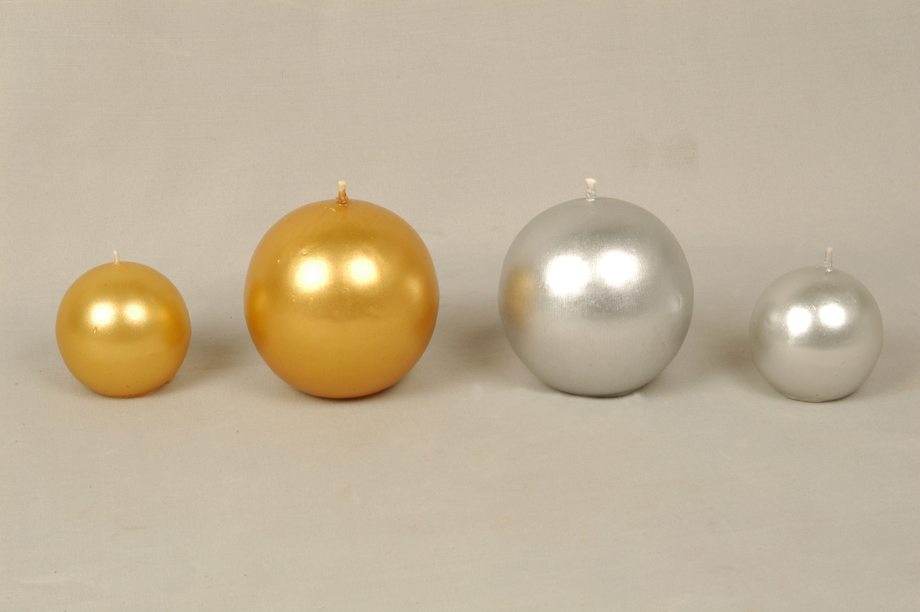 Manufacturers Exporters and Wholesale Suppliers of Metallic Candles Ball Jodhpur 
